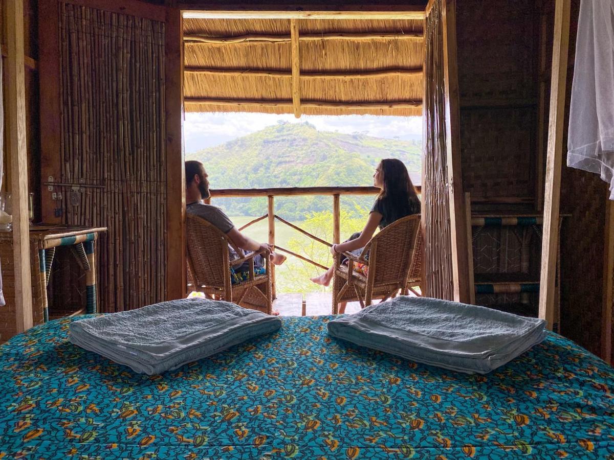Mwamba Kelele Lodge Fort Portal Екстериор снимка