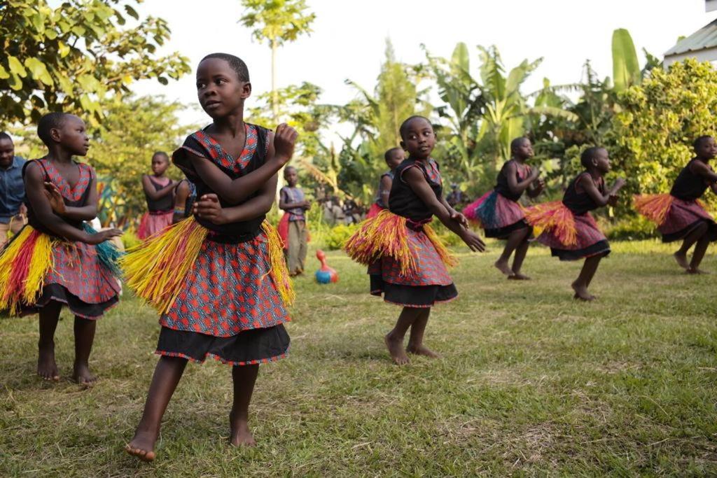 Mwamba Kelele Lodge Fort Portal Екстериор снимка