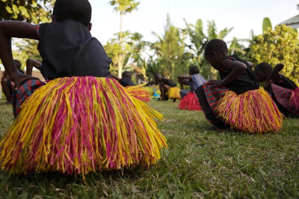 Mwamba Kelele Lodge Fort Portal Екстериор снимка