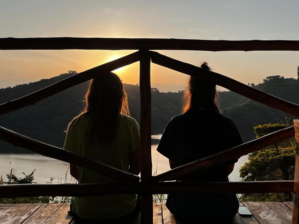 Mwamba Kelele Lodge Fort Portal Екстериор снимка